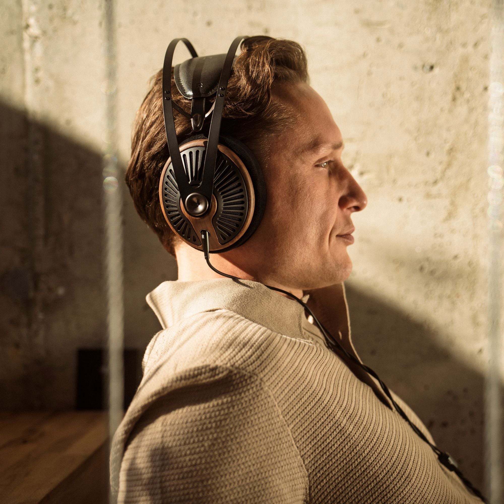 đ§ Meze 105 SILVA: MidâCentury Elegance with Audiophile OpenâBack Sound