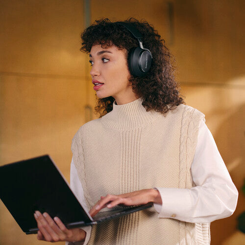 Bowers & Wilkins Px8