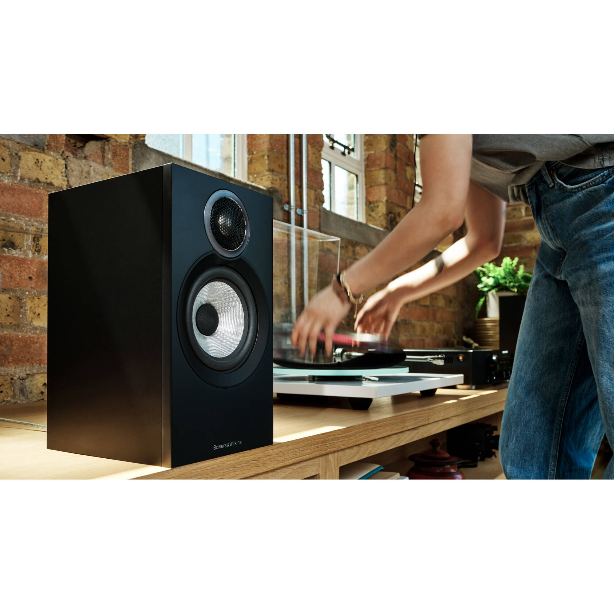 Bowers & Wilkins 607 S3 (Svart)