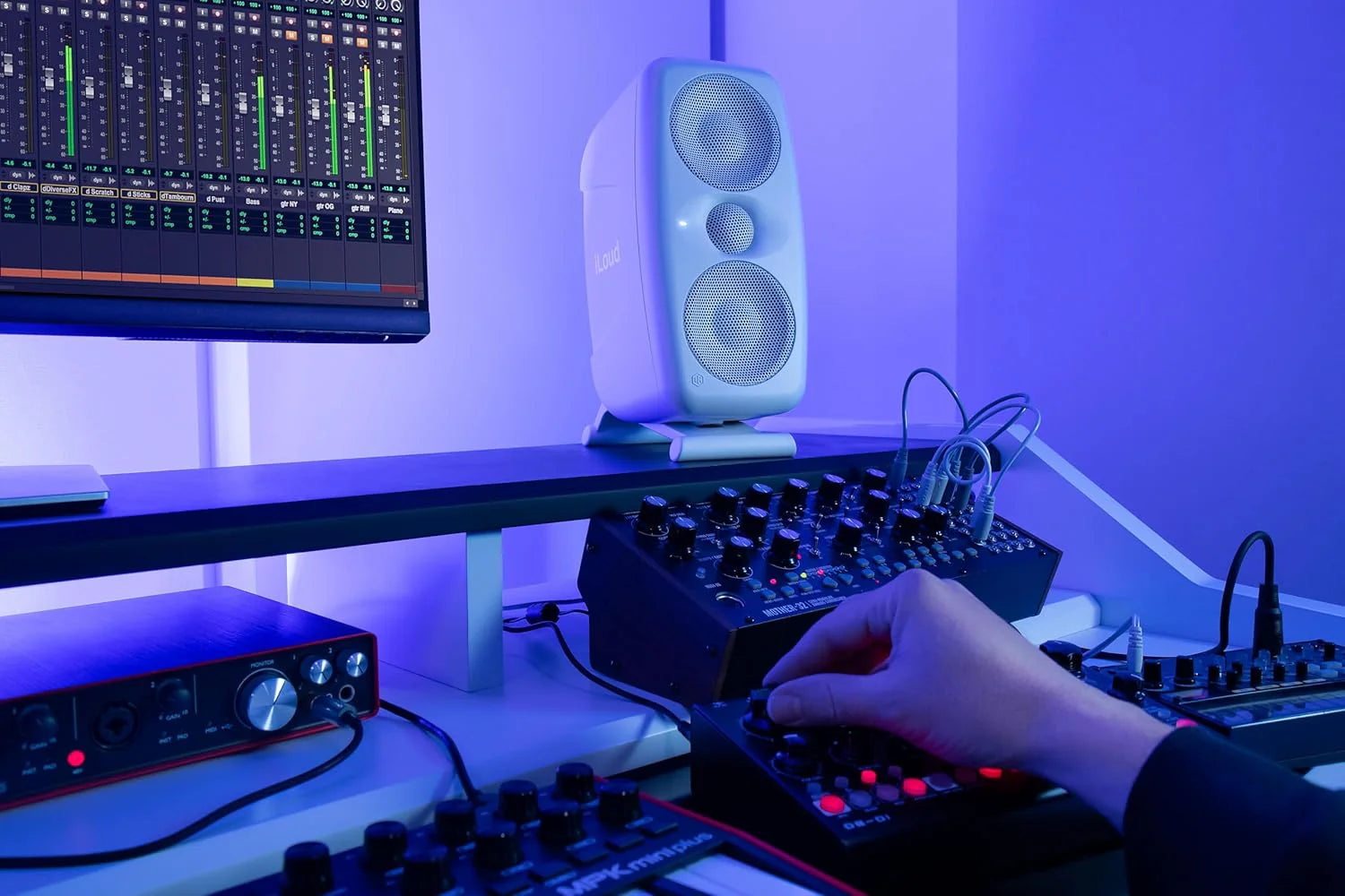 IK Multimedia iLoud MTM MK2 (par, svart)