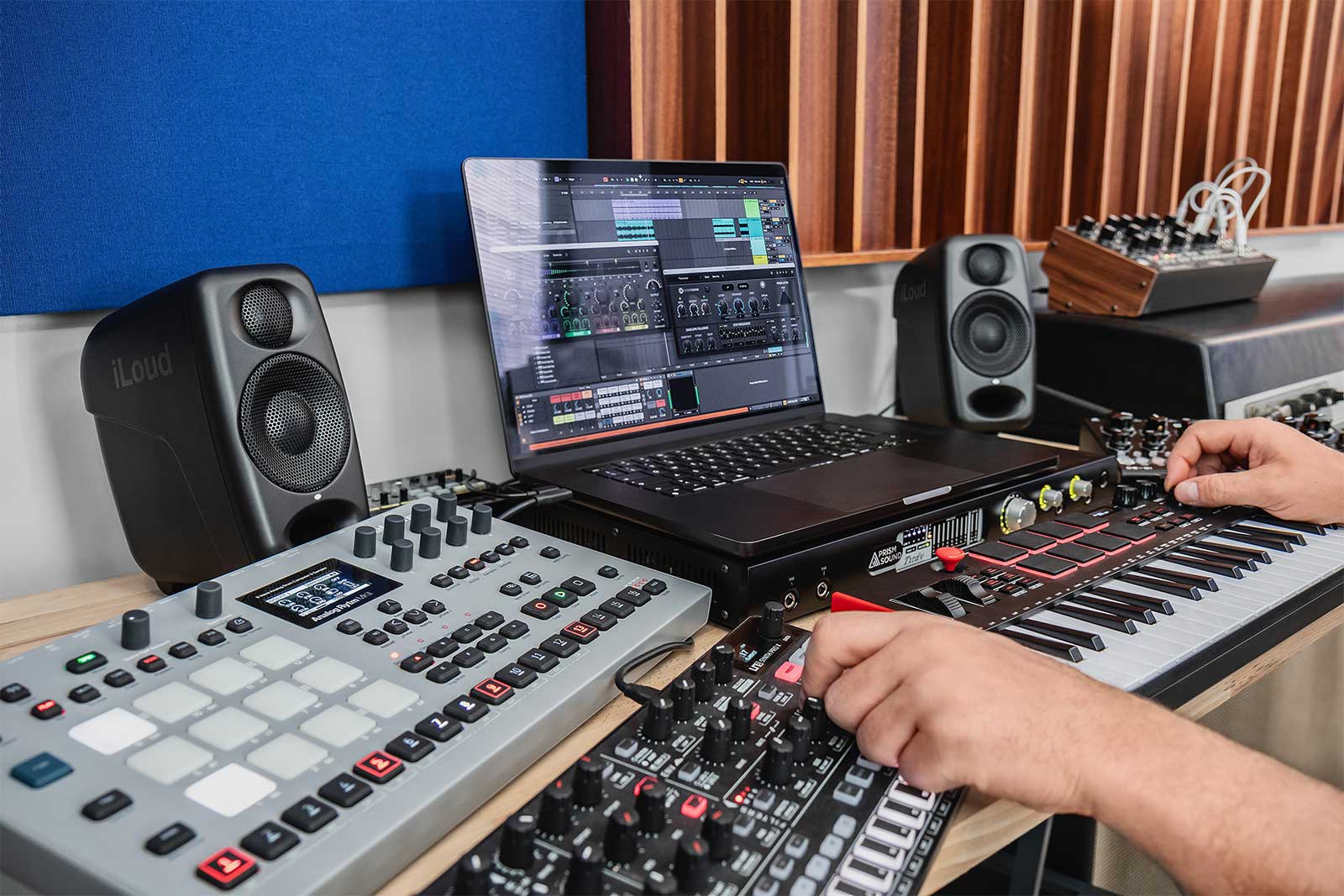 IK Multimedia iLoud Micro Monitor Pro