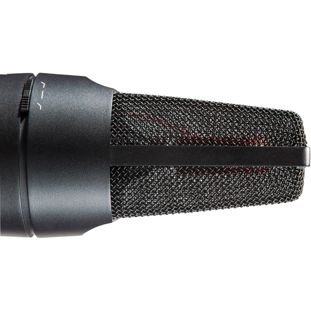 SE Electronics sE X1 S condenser microphone in a vocal recording pack, with microphone and accessories for professional singing and voice recording