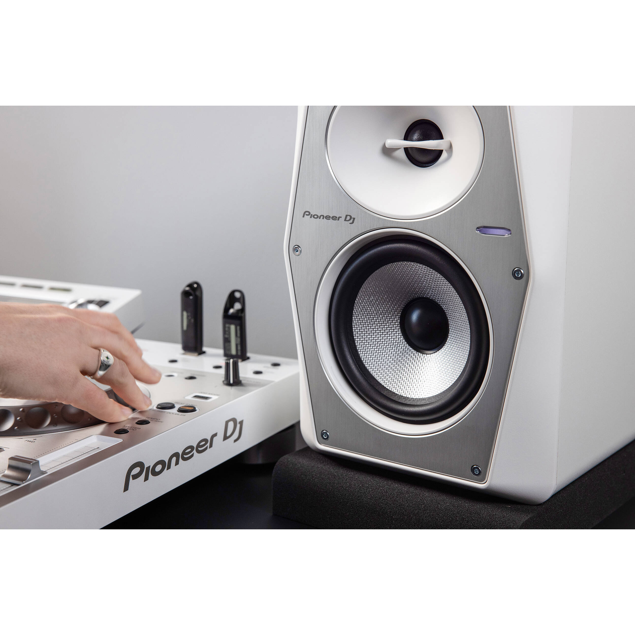 Pioneer VM-50 | Soundium - Compact Active Nearfield Monitors
