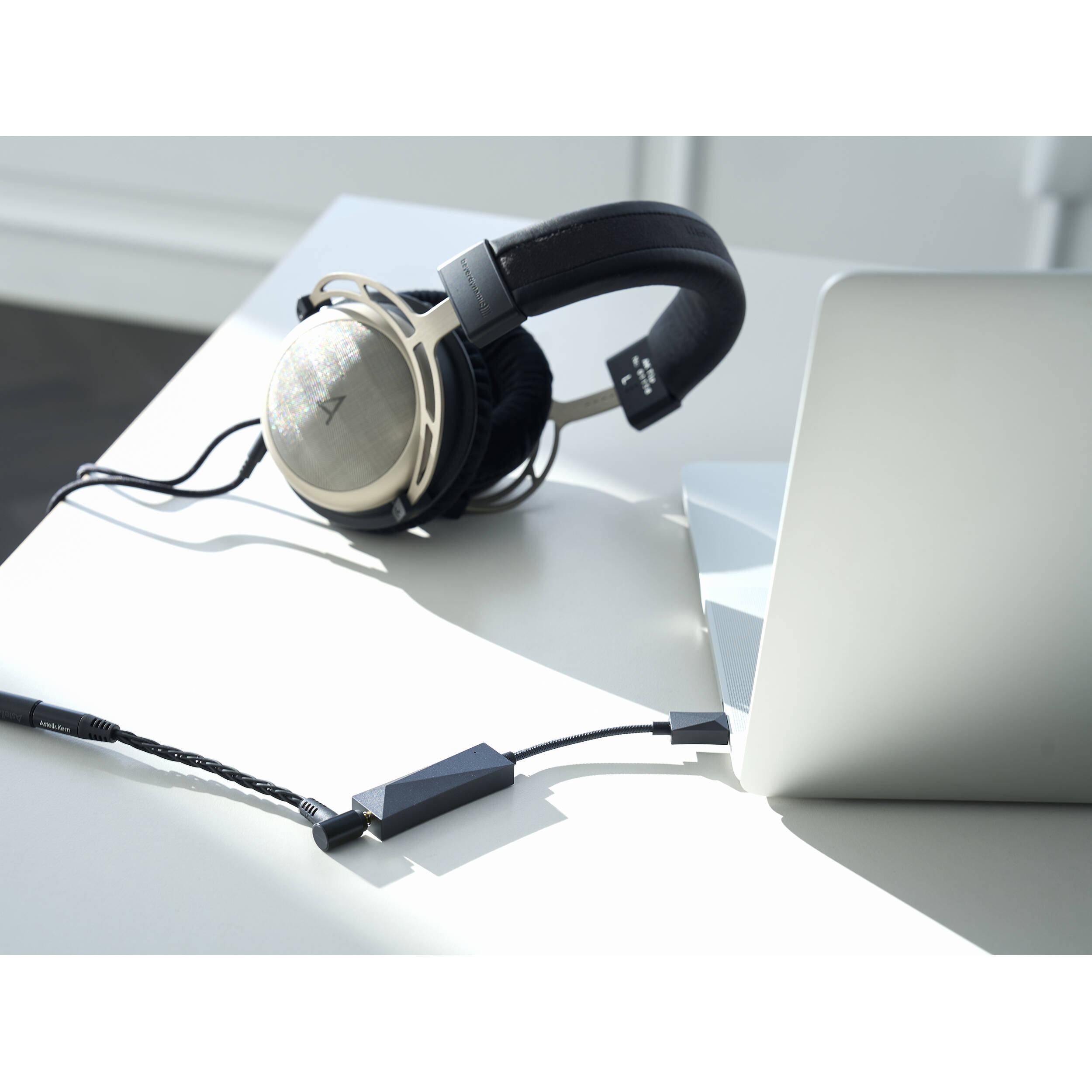 Astell&Kern AK HC3 | Headphone Amplifiers / DACs | Soundium Astell&Kern AK HC3 | Headphone Amplifiers / DACs | Soundium
