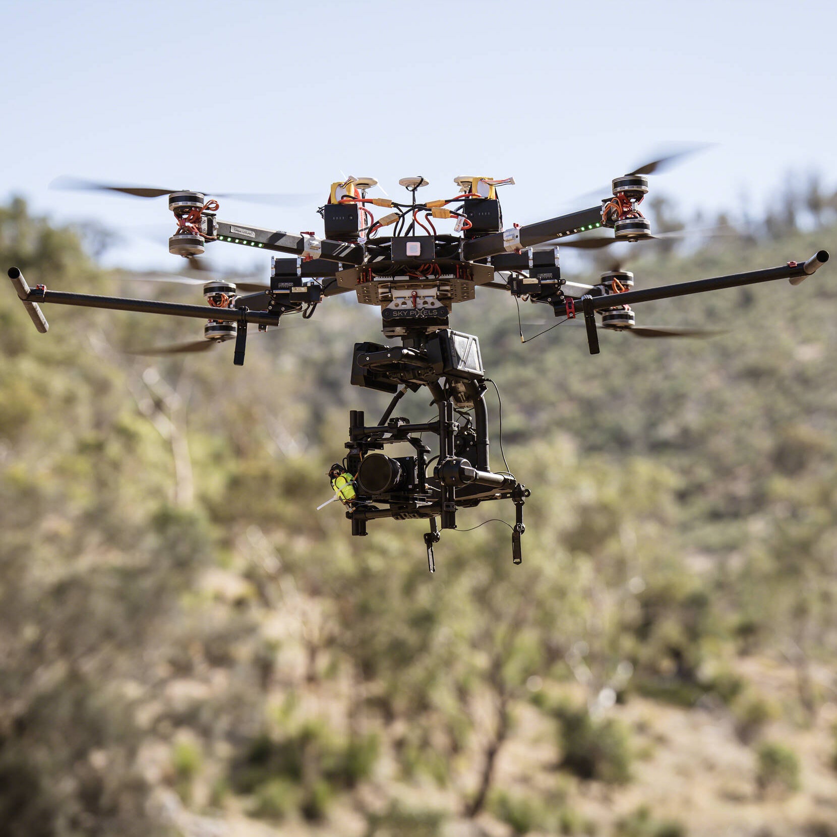 Sony Alpha 6700 + 18-135mm Zoom Lens