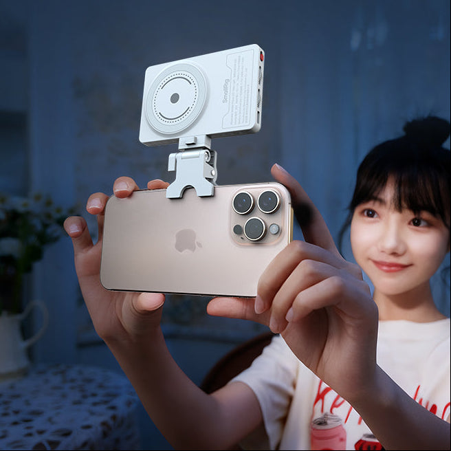 SmallRig M3 attachable mobile phone LED video light with clip, bi-color LED lighting for mobile videography and photography.