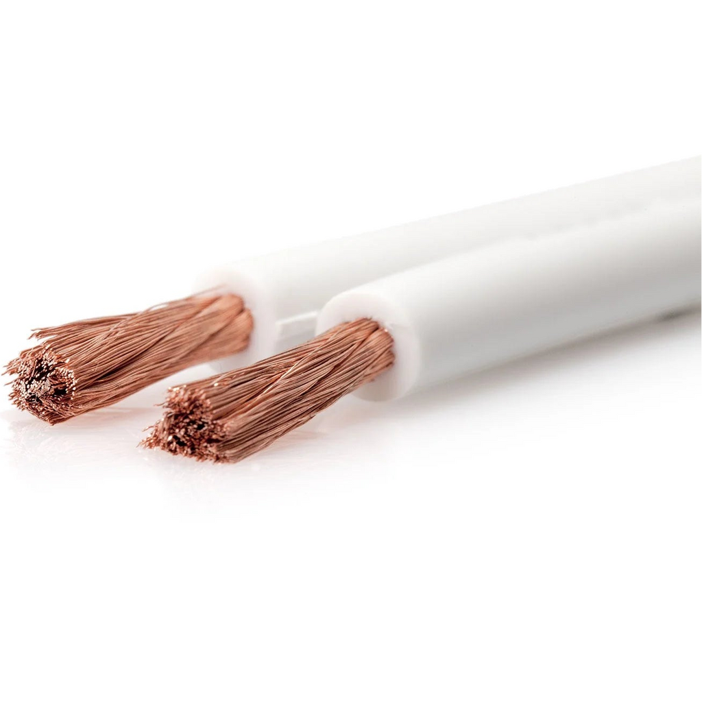 Essentials Classic 2 SC 4mm speaker cable with black insulation and connectors, designed for high-quality audio connections.