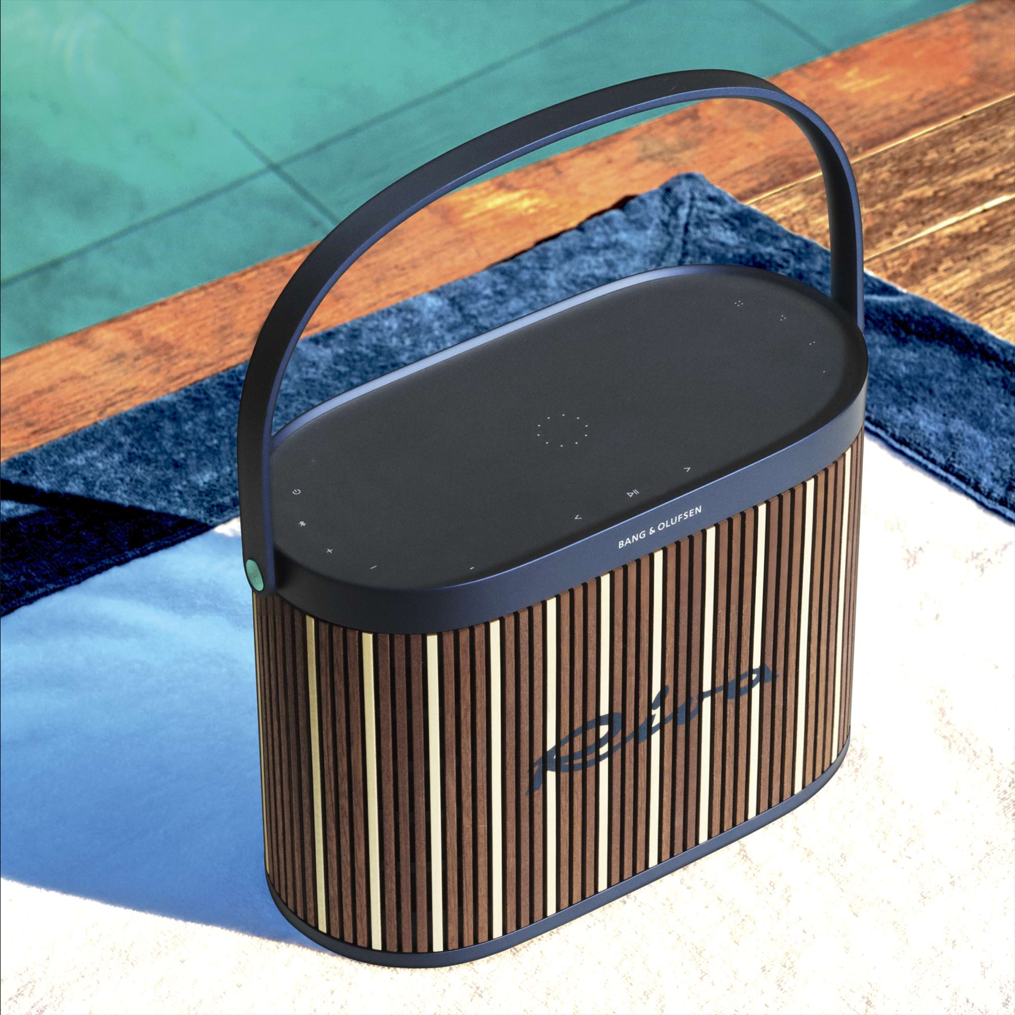 Bang & Olufsen Beosound A5 Riva Edition