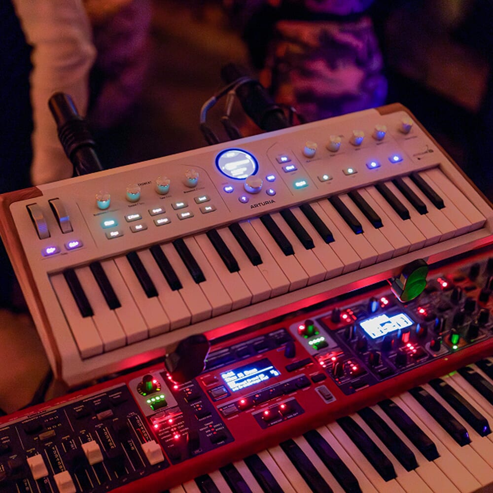 Arturia AstroLab 37 – Compact Stage Keyboard for Modern Performers