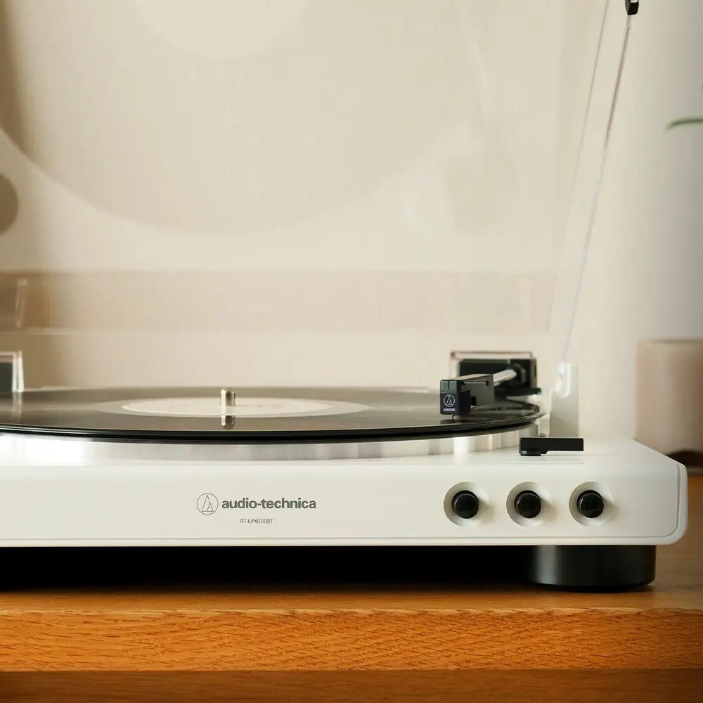 Audio Technica ATN3600LE turntable stylus resting on a turntable, showcasing a replacement cartridge for record players.