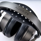 Audeze Maxwell 2 ANC (PlayStation Edition) headband detail