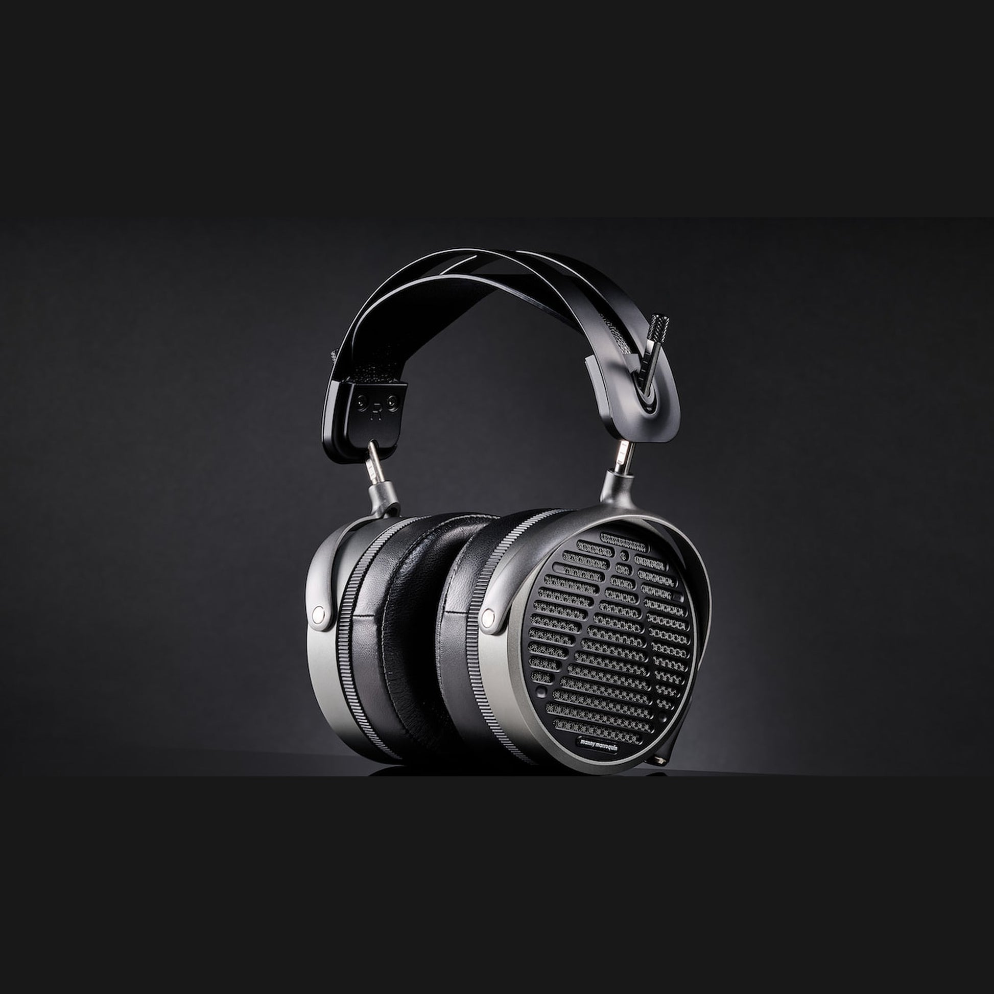 Audeze MM-520 — lifestyle