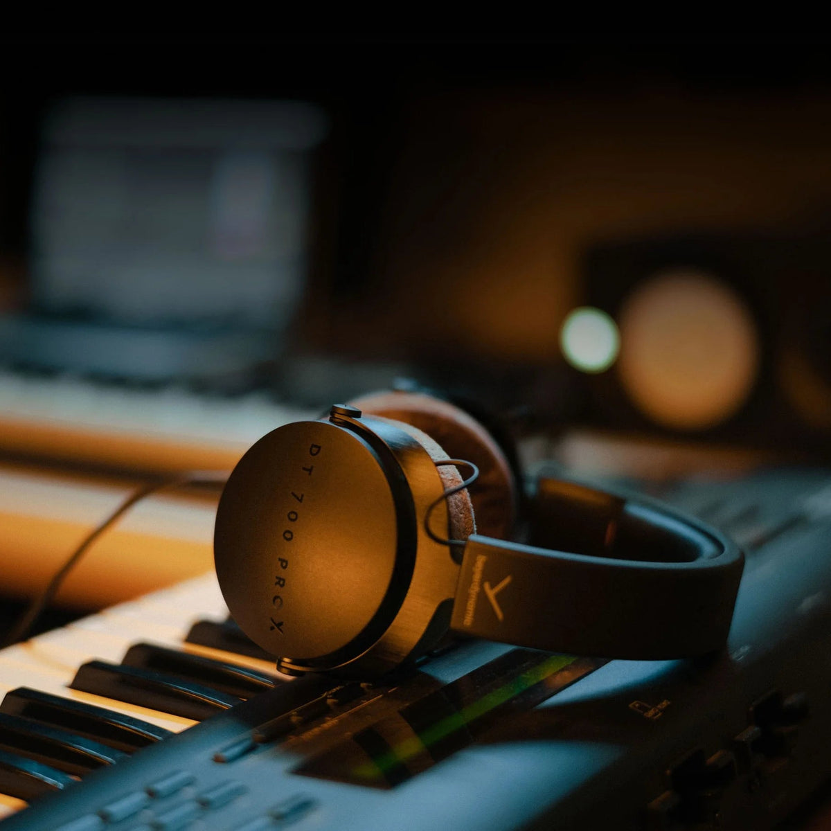 Beyerdynamic DT 700 Pro X Studio Headphones | Soundium