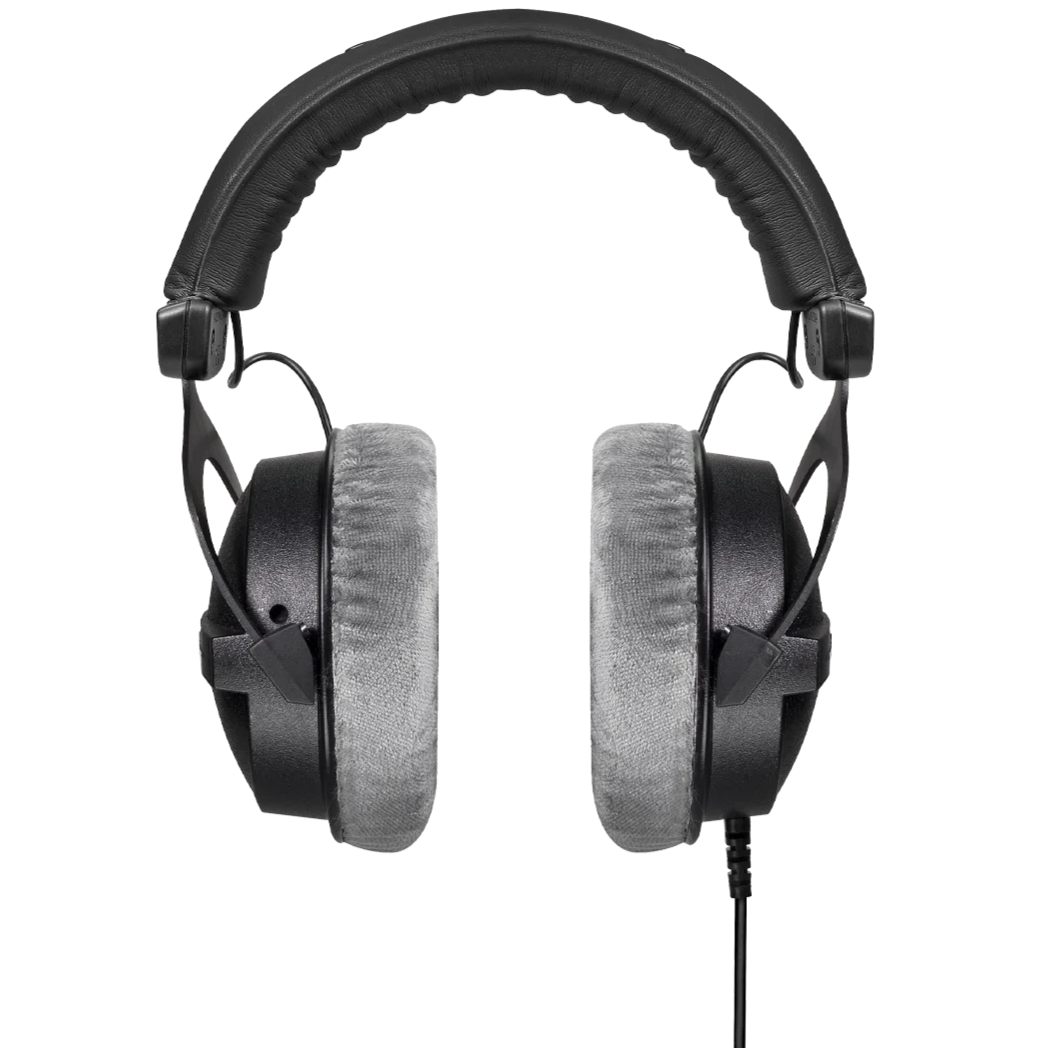 Beyerdynamic DT 770 Pro 250Ω studio headphones with over-ear design and cushioned ear cups, front view.