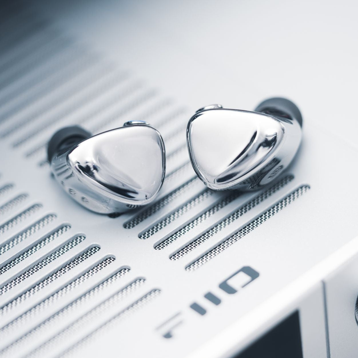 FiiO FX17 - Premium Wired In-ear Headphones | Soundium