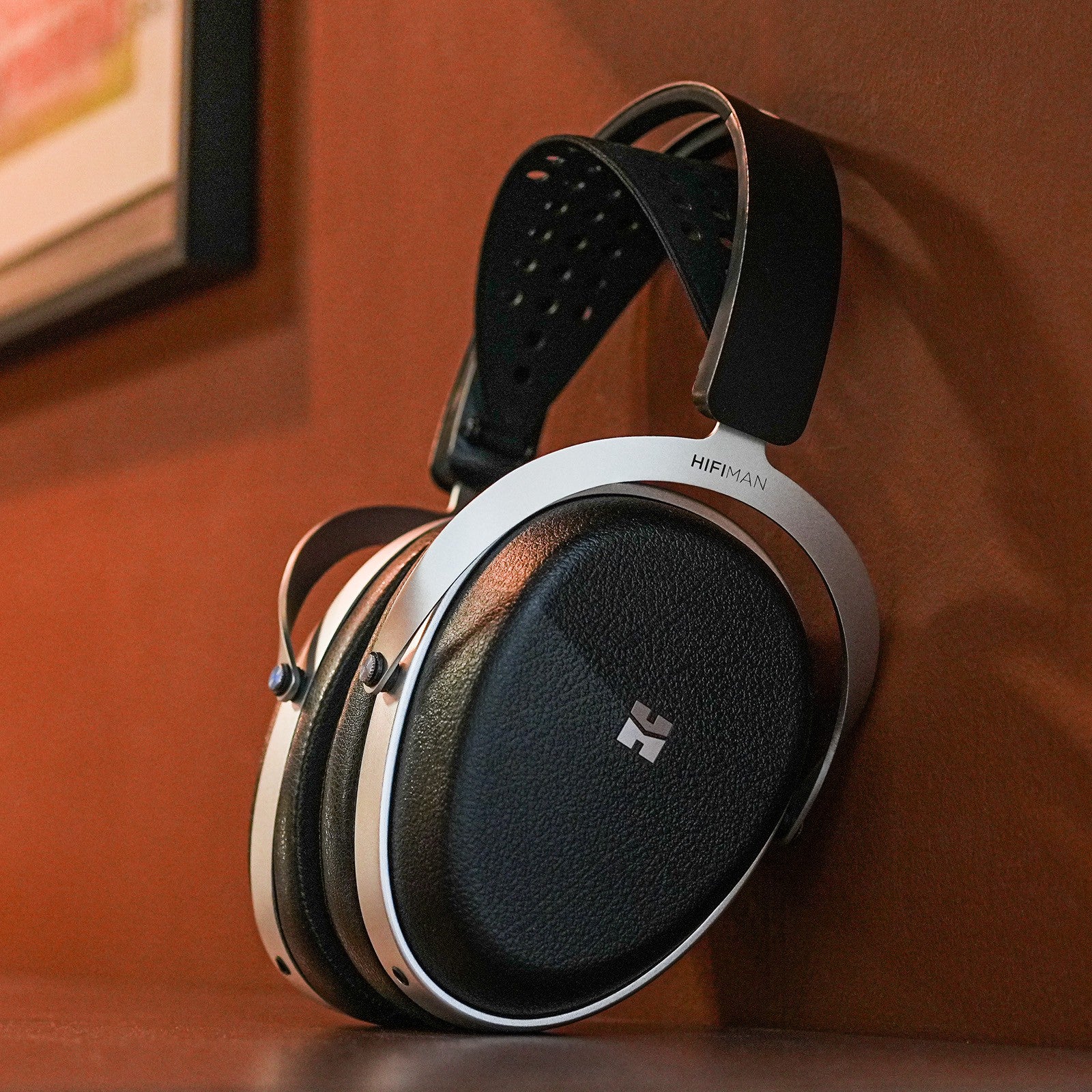HiFiMAN Audivina LE – Closed-Back Planar Magnetic Headphones