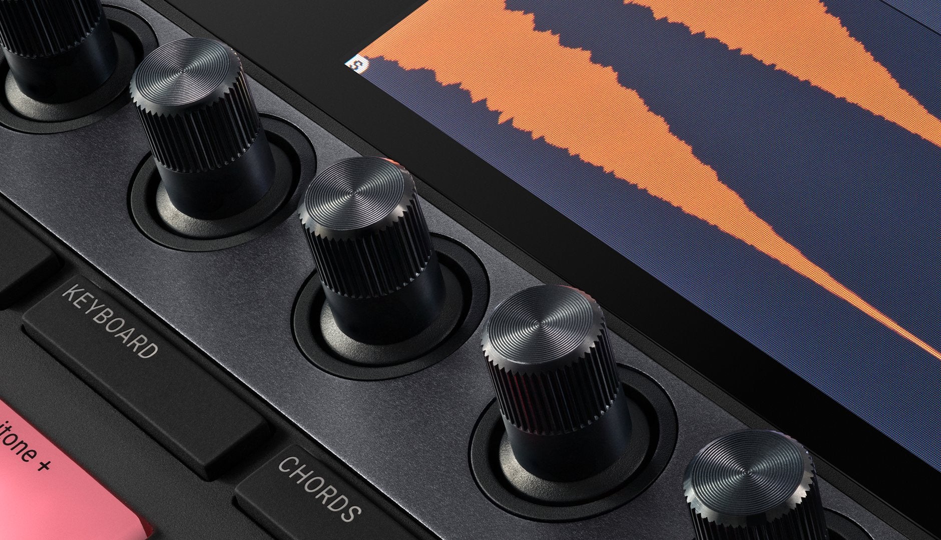 Native Instruments Maschine+ | Standalone Groovebox at Soundium