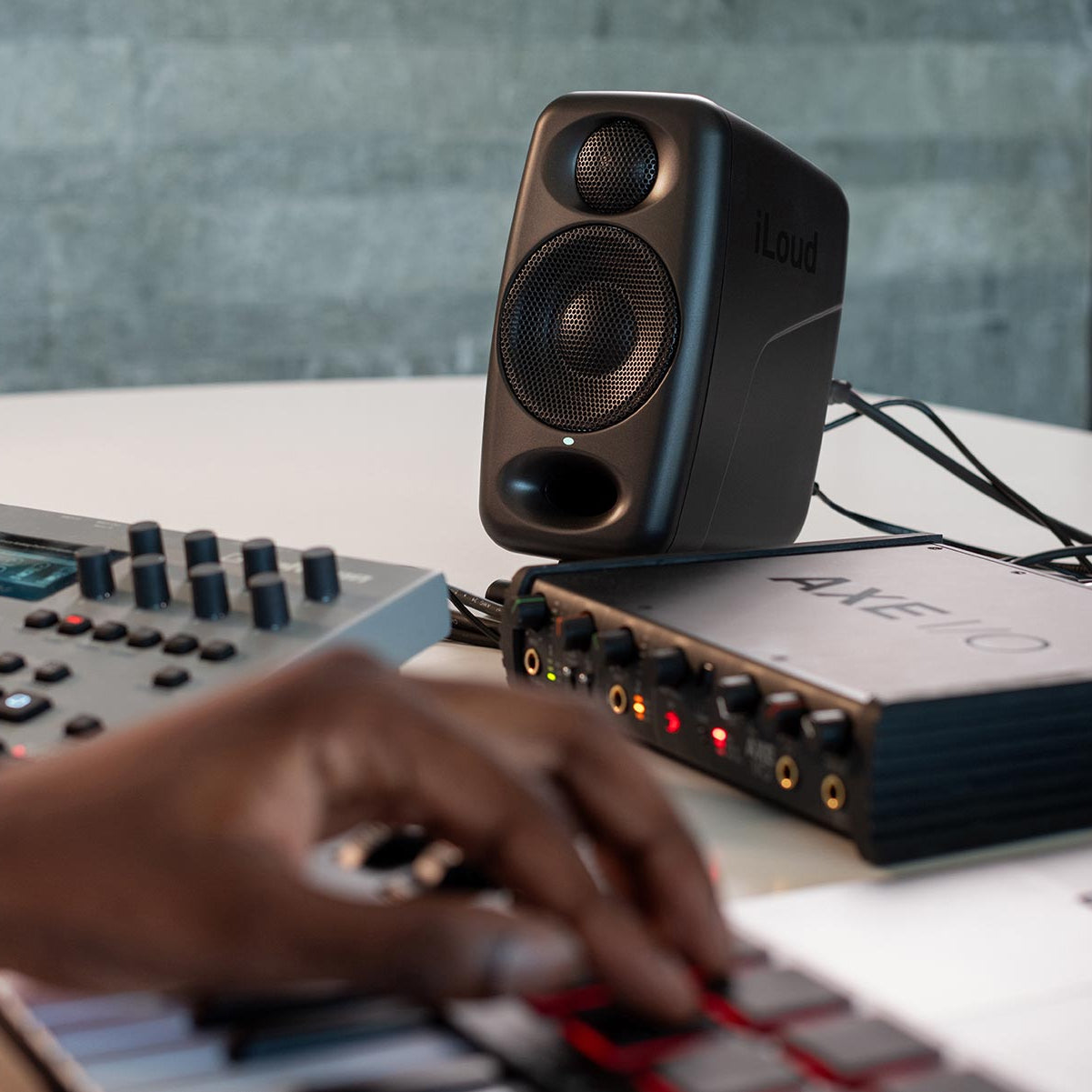 IK Multimedia Active Nearfield Monitors