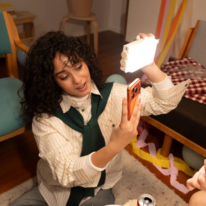 Zhiyun LED Fiveray M40 SE Combo bi-color LED light panel with adjustable brightness and color temperature for professional lighting.