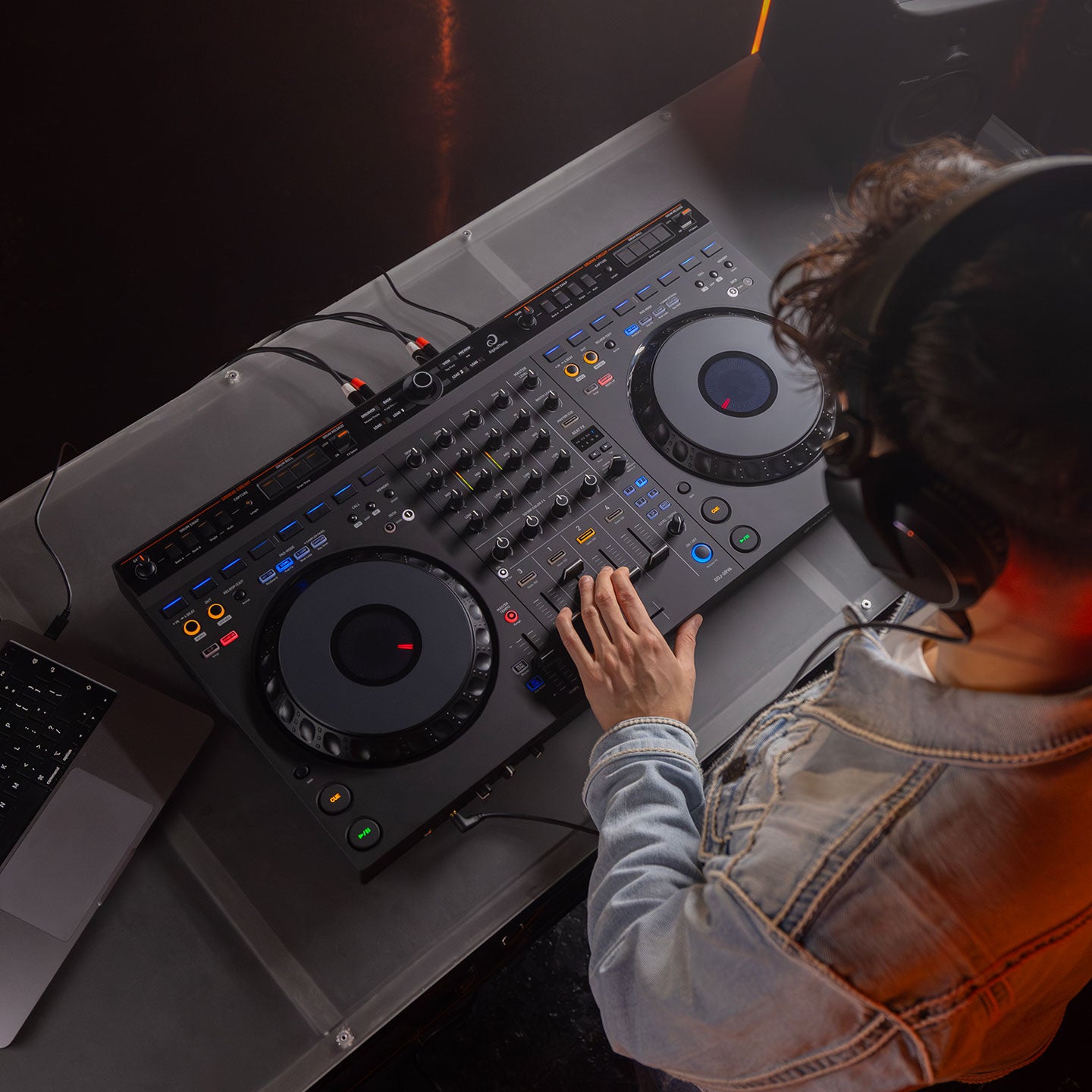 AlphaTheta DDJ-GRV6 | Innovative 4-Channel DJ Controller | Soundium