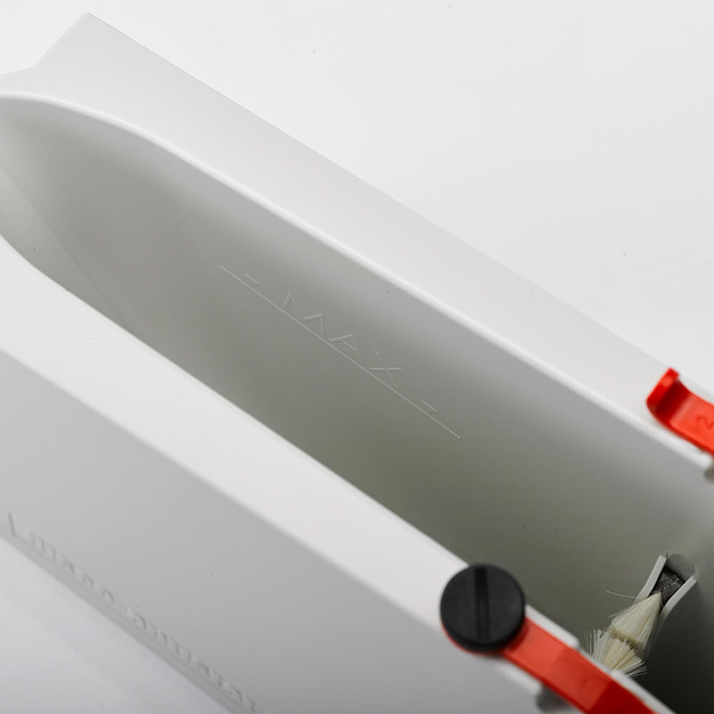 Tonar Knosti Disco-Antistat 2 Plus record brush for cleaning vinyl records, with soft bristles and anti-static features.