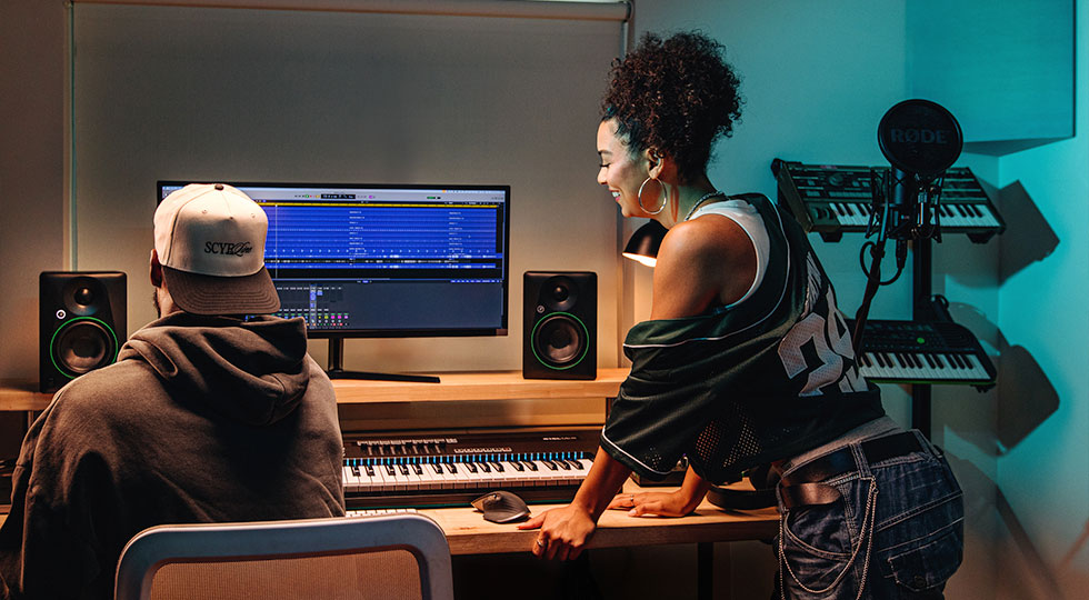 Mackie CR3.5 desktop speakers