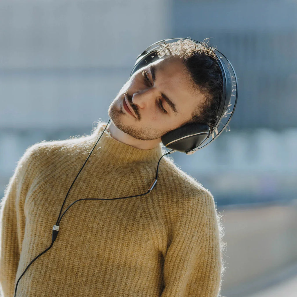 Meze Audio 99 Neo wired headphones, detail