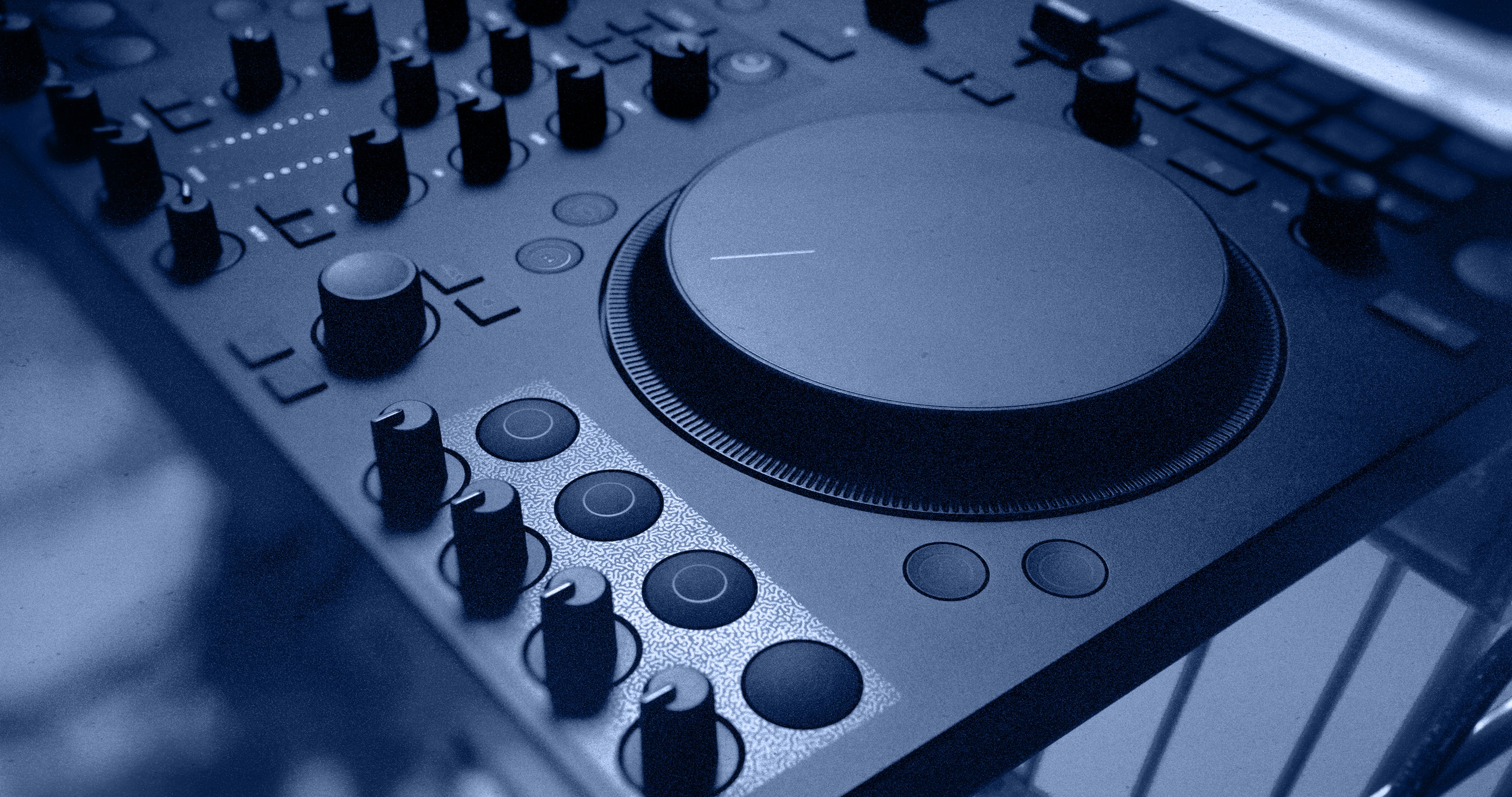 Native Instruments Traktor MX2 | DJ Controllers | Soundium