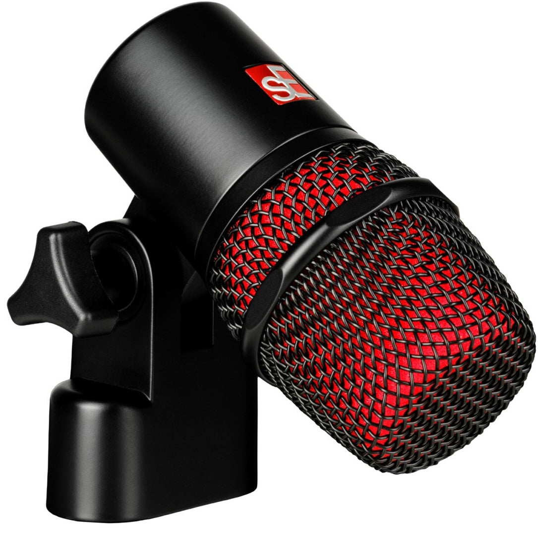 sE Electronics V BEAT dynamic microphone with black finish, professional audio capture for vocals and instruments.