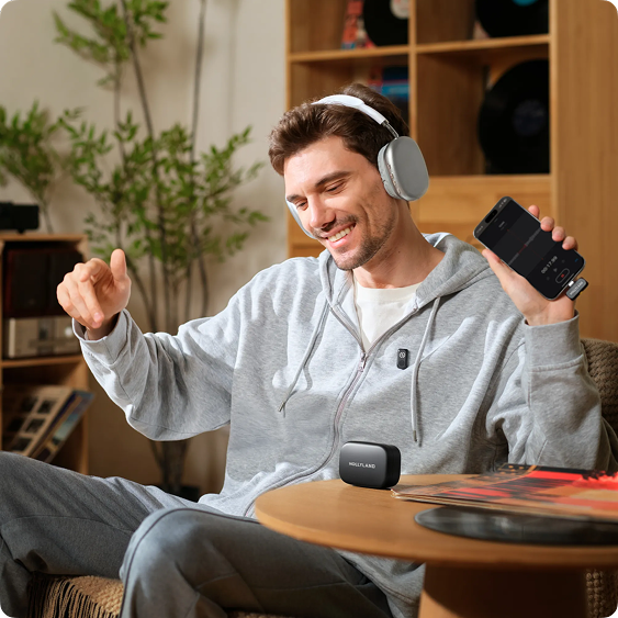 Hollyland Lark A1 Combo creator wireless microphone system with compact transmitters and receiver for high-quality audio.