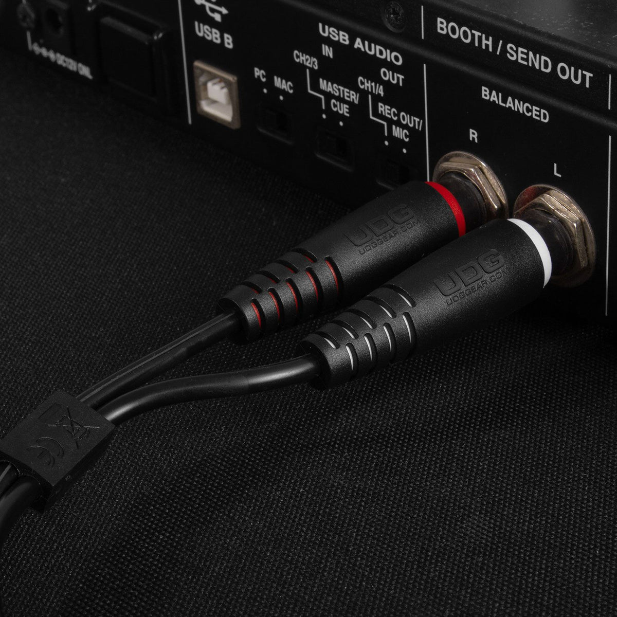 UDG Ultimate Audio Cable Set with 1/4-inch TRS connectors, black straight cable, 3 meters long, suitable for professional audio use