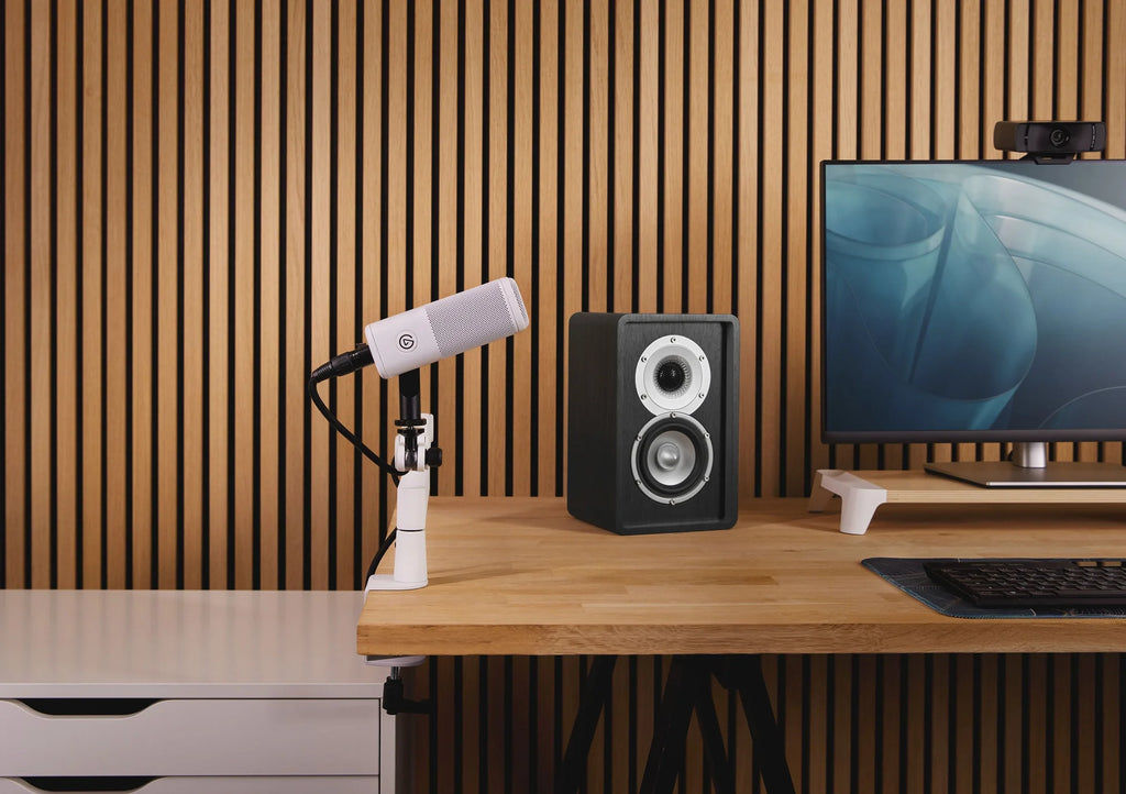 Elgato Wave Mic Arm Pro in white, adjustable broadcast microphone arm with sleek design and mounting clamp for professional streaming setup.
