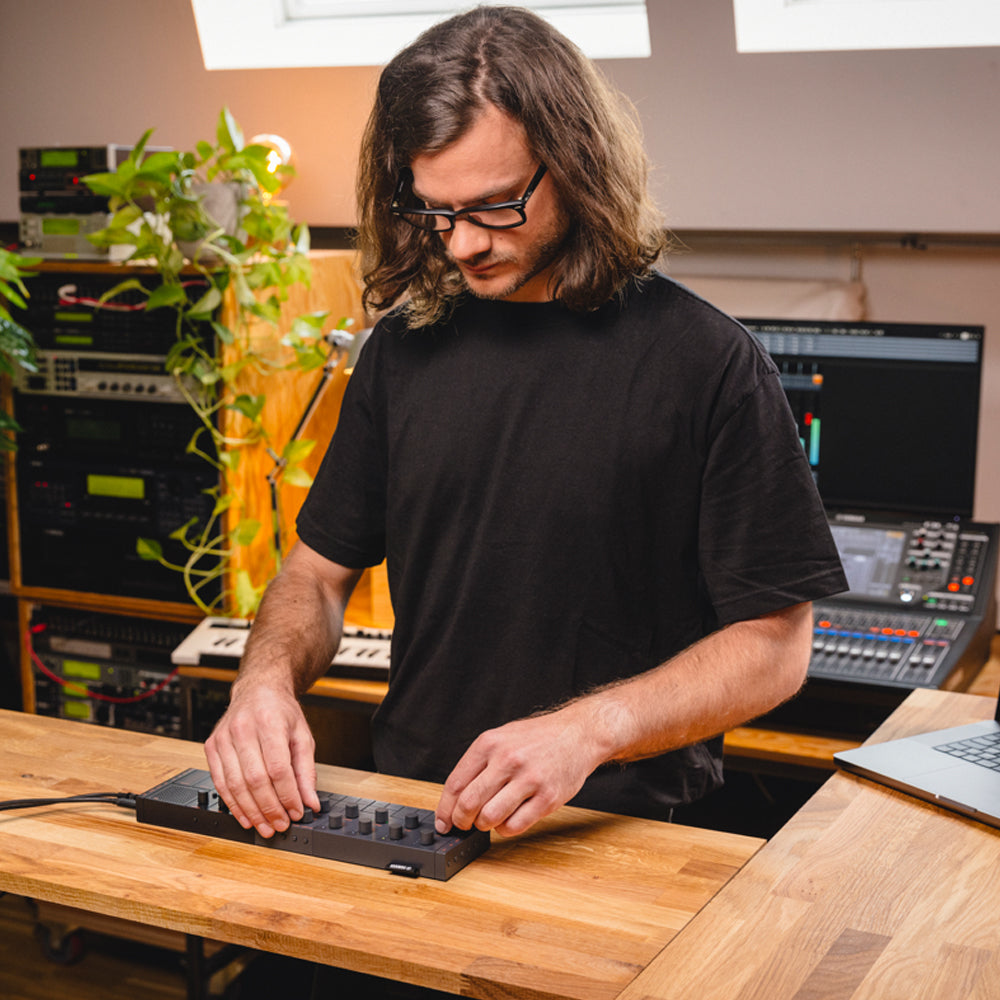 SEQTRAK 未使用 YAMAHA SEQTRAK black ヤマハ 【公式通販】 YAMAHA