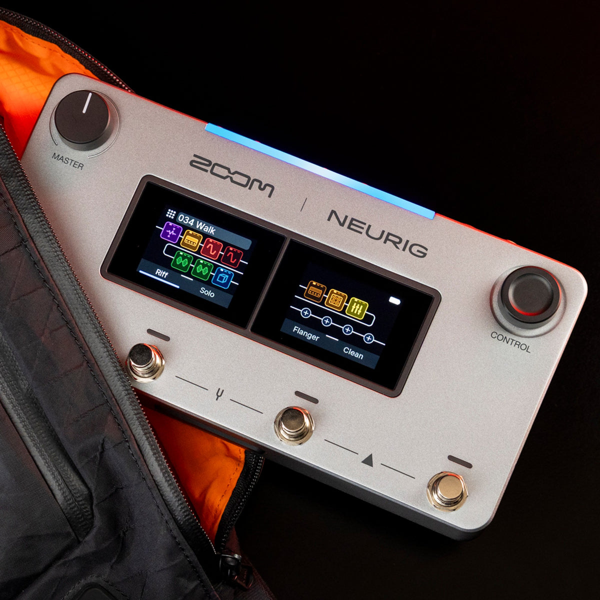 Zoom NEURIG in a gig bag
